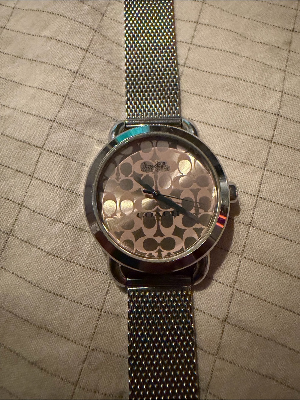 Coach New York women's silver quartz Silver Mesh Bracelet Watch - Silver Dial